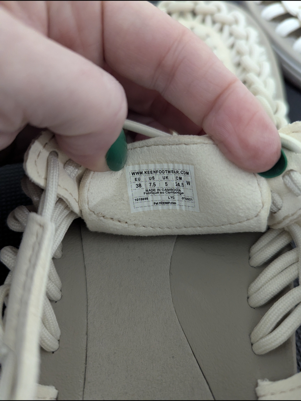 NWOT Keen Women’s UNEEK Sandal Sneaker — White Cap/Cornstalk - Picture 5 of 8